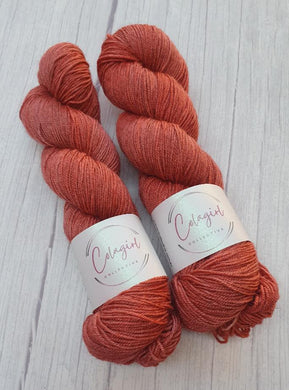 Plateau Yak/Silk 4ply/Fingering 'Cosmic Coral'