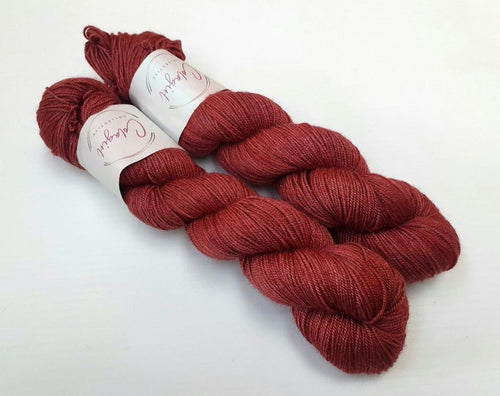 Plateau Yak/Silk 4ply/Fingering 'Little Red Dress'