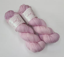 Load image into Gallery viewer, Swagman 4ply/Fingering 'Orchid'