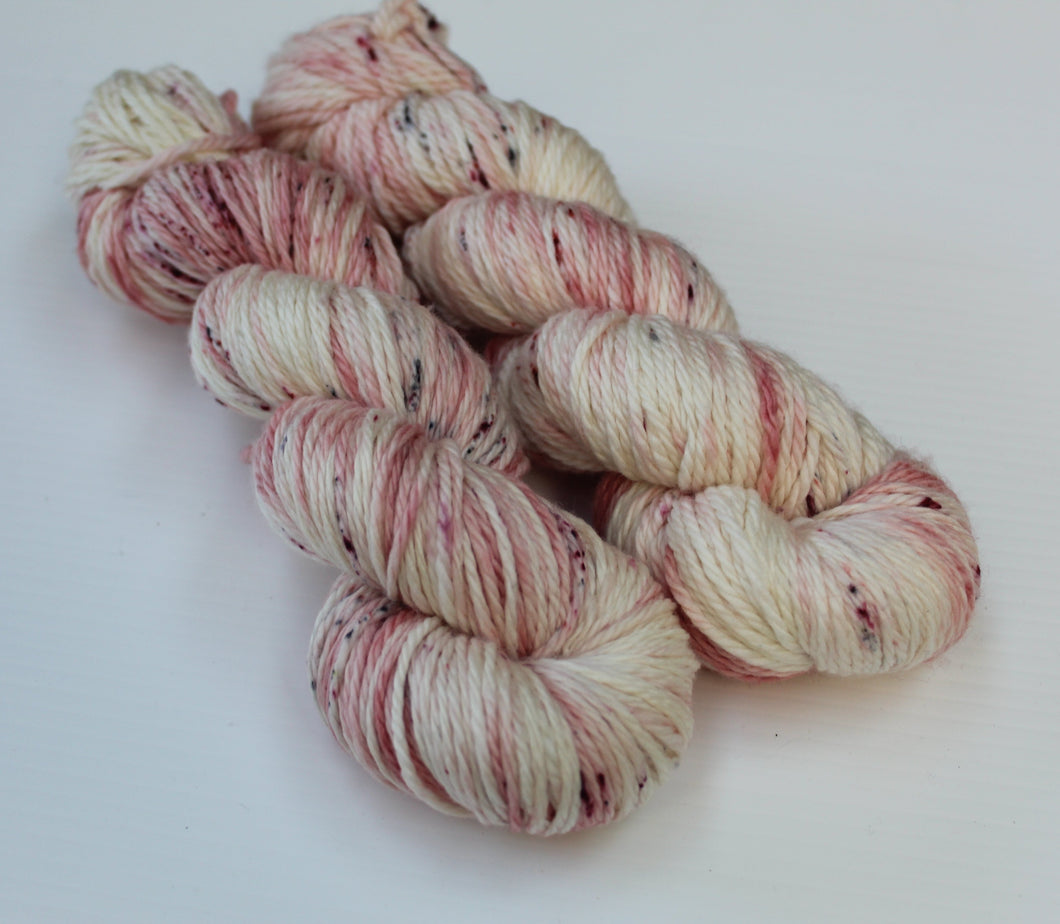 Mallee SW Merino 10ply/Worsted 'Love Note'