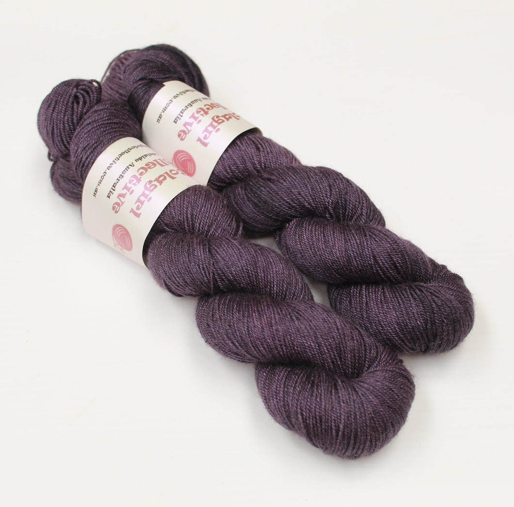 Plateau Yak/Silk 4ply/Fingering 'Valour'