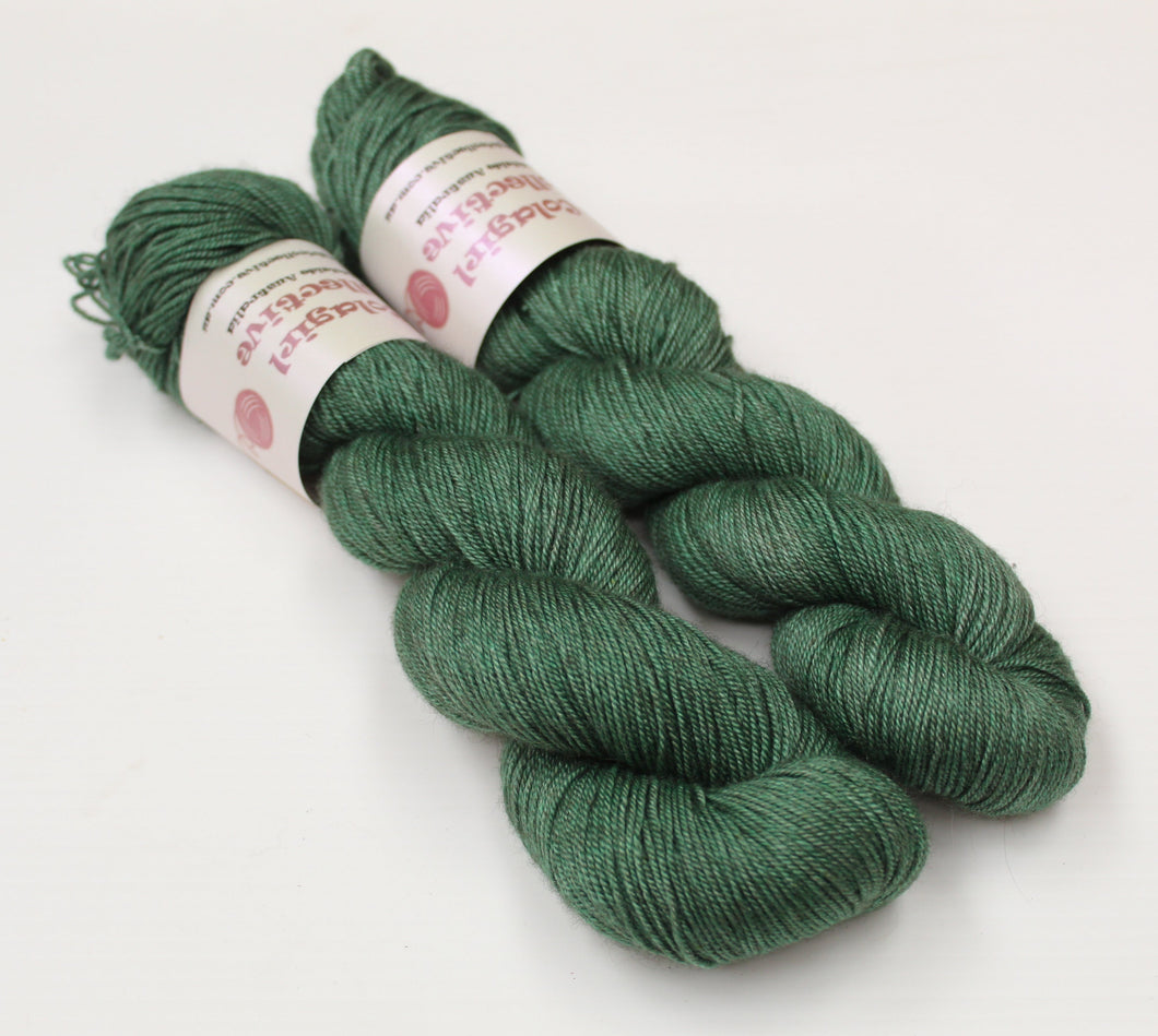 Plateau Yak/Silk 4ply/Fingering 'Defiance'