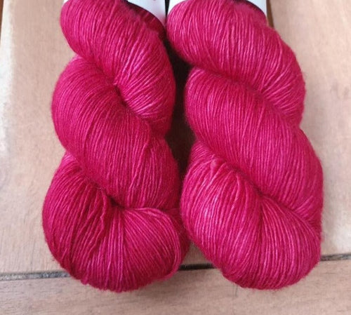 Beaut 4ply/Fingering 'Scarlett Letter'